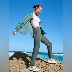 Athleta Green Women's Pants